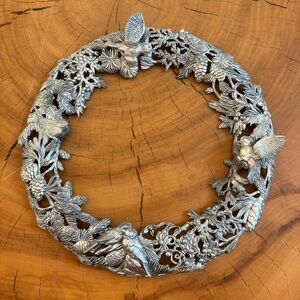 Retired Seagull Pewter Chickadee Wreath.